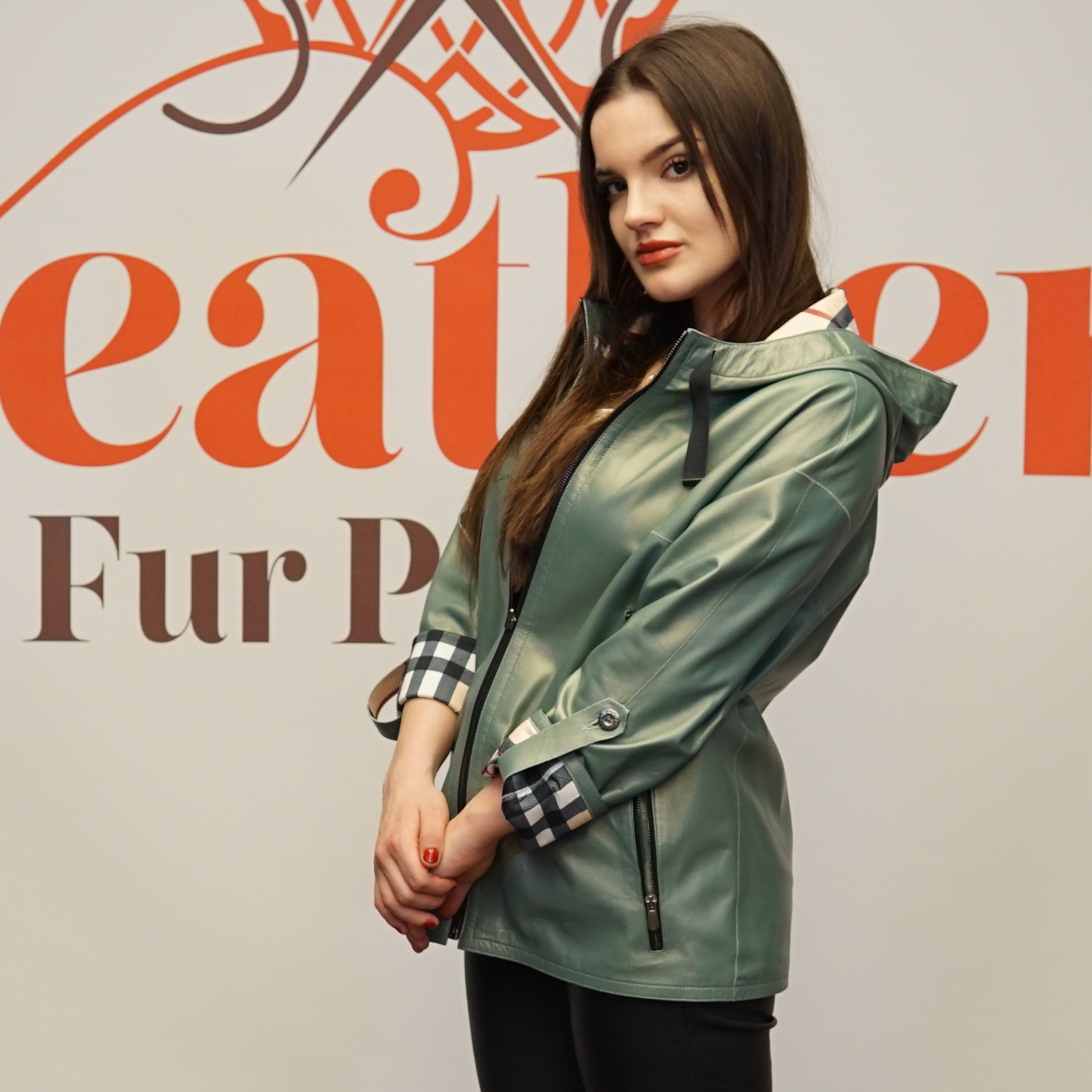 Jachete și impermeabile din piele naturală: noua colecție 2025 este deja în showroom-uri!