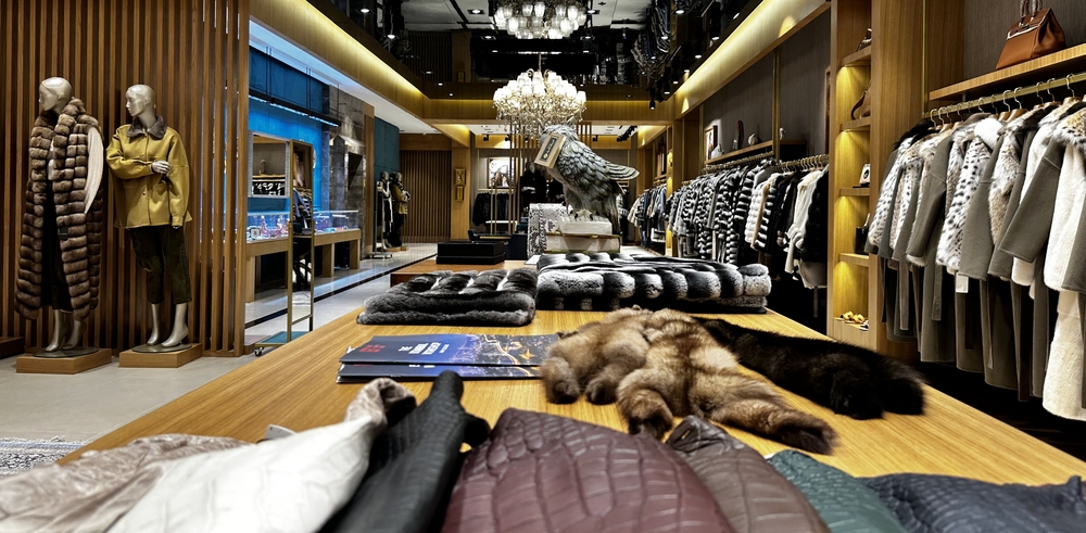 Kürk manto satın alma süreci kendi standartlarına göre nasıl gerçekleşiyor?